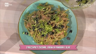 Strozzapreti zucchine crema di pomodori e olive - È sempre mezzogiorno 17/04/2024 - RaiPlay