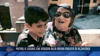 Pietro: il liceale che insegna alla nonna malata di alzheimer - 15/07/2020 - RaiPlay