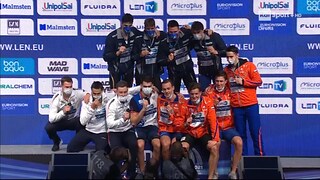Europei di nuoto in vasca corta - Il podio d'oro della 4x50 mista azzurra - 03 11 2021 - RaiPlay