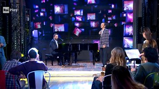 Raphael Gualazzi e Ghemon cantano un medley - Il Giovane Old 29/12/2021 - RaiPlay
