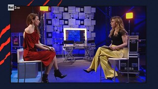 Francesca Fagnani intervista Emanuela Fanelli - Una pezza di Lundini 13/04/2022 - RaiPlay