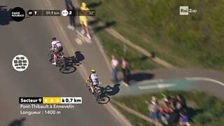Parigi-Roubaix 2022 - Problema per Van Aert 17 04 2022 - RaiPlay