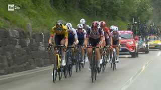 Giro d'Italia 2022 - 20a tappa - Sei italiani tra i quindici in fuga nell'ultima tappa di montagna - RaiPlay