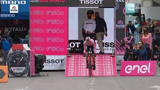 Giro d'Italia 2022 - 21a tappa - Parte la maglia rosa Hindley - RaiPlay