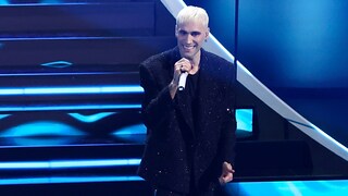 Sanremo 2023 prima serata Mr. Rain canta 'Supereroi' - RaiPlay