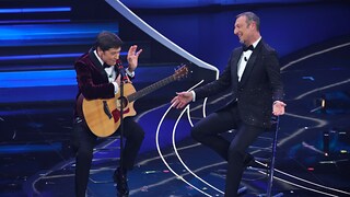 Sanremo 2023 prima serata Gianni Morandi e Amadeus le canzoni 'brutte' - RaiPlay