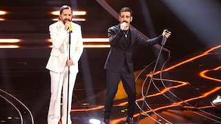 Sanremo 2023 serata finale Colapesce Dimartino cantano 'Splash' - RaiPlay
