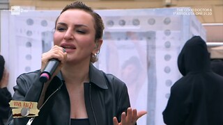 Viva Rai2! - Arisa canta dal vivo "Non vado via" - RaiPlay