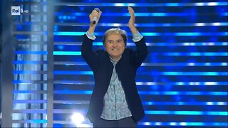 Giuliano dei Notturni canta "Il ballo di Simone" - I migliori anni dell'Estate - 20/05/2023 - RaiPlay