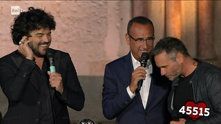 Francesco Renga e Nek cantano "a mano a mano" - con il cuore nel nome di francesco - 30/05/2023 - RaiPlay