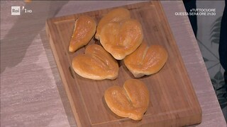 Cuori di pane - È sempre mezzogiorno - 14/02/2024 - RaiPlay
